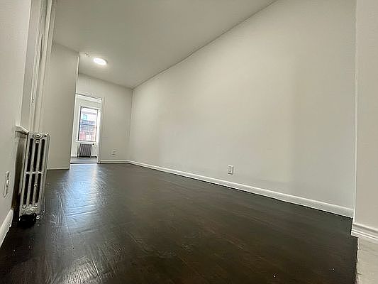 4th image of 50 Carmine St APT 11