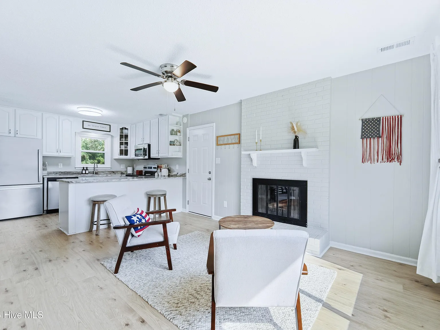 3 bed, 2.5 bath, 1500 sqft, $1,795 — Photo 4
