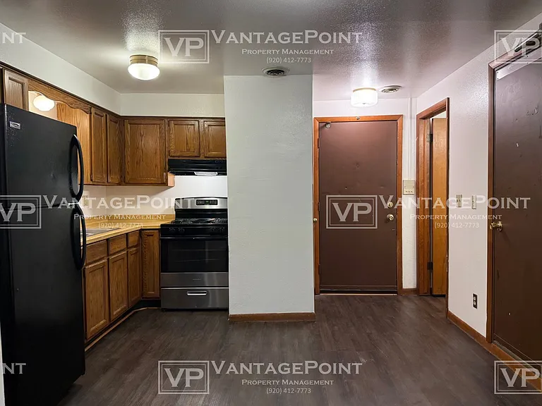 417 Dousman St #7 — Photo 2