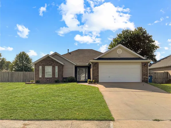910 SW Cheyenne Dr, Bentonville, AR 72712