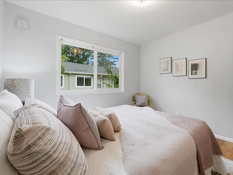 7714-7718 SE Harold St — Photo 20