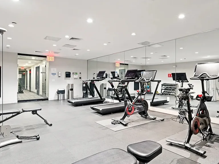 49 E 34th St #5C — Photo 9
