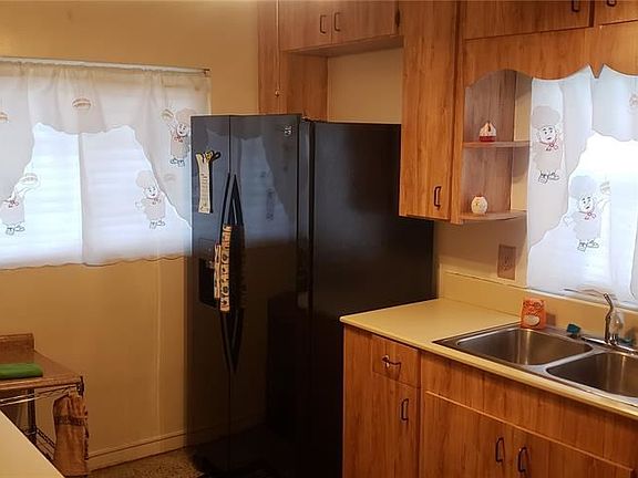 3rd image of 1604 Campbell Ave