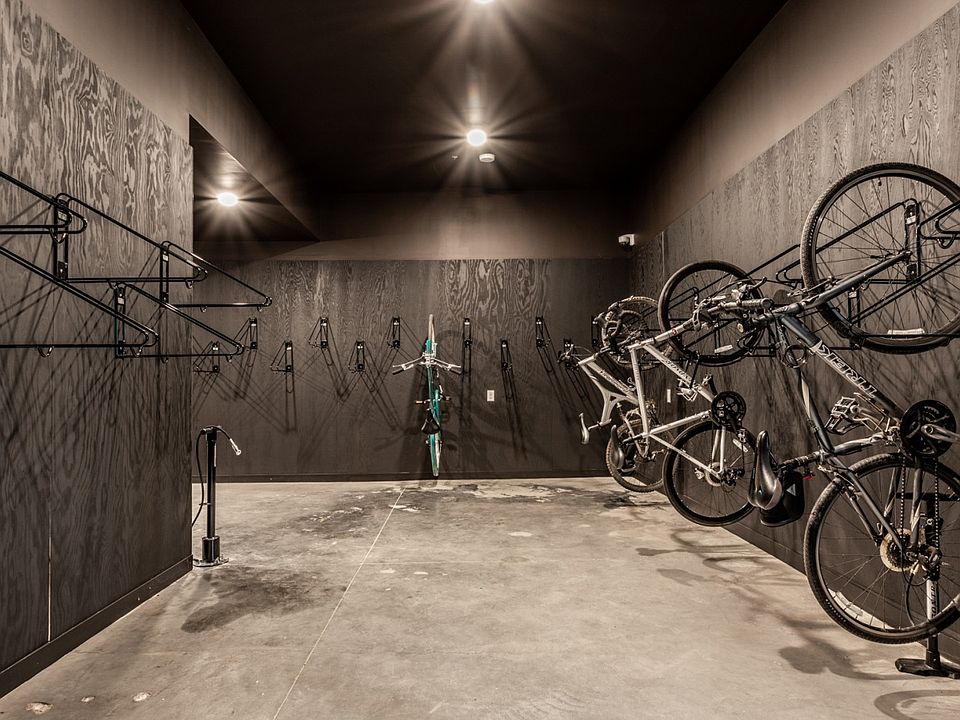 Poste 739 E McMillan St Cincinnati OH Zillow