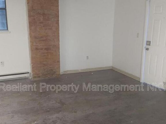 4th image of 431 Greenup St Unit 5