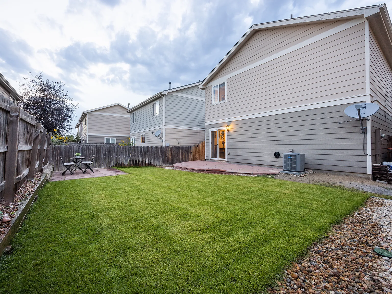 3 bed, 1110 sqft, $2,450 — Photo 3