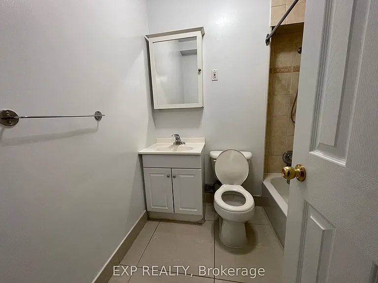 258 Lakeshore Rd E #202 — Photo 5