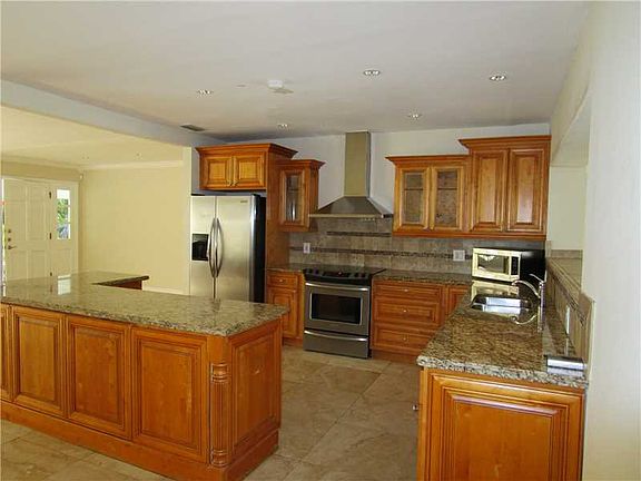 3rd image of 1300 Country Club Prado