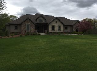8425 Woodland Frst SE, Alto, MI 49302