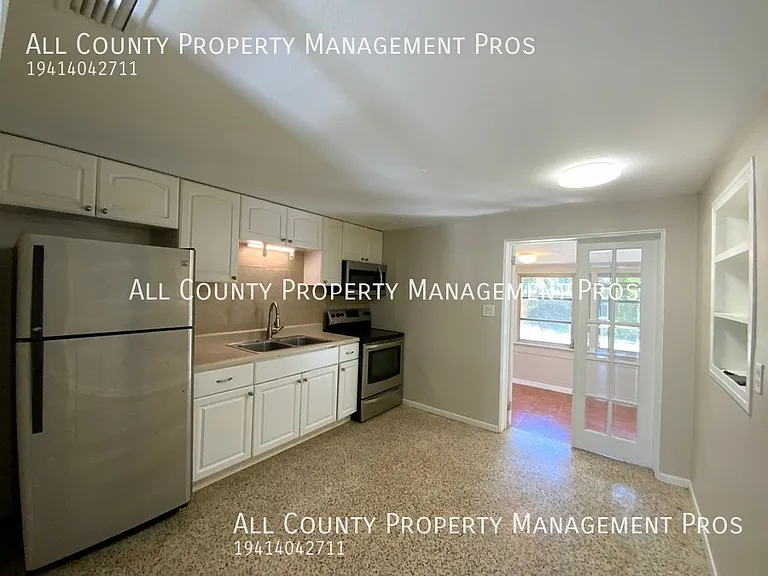 2629 Grand Cayman St — Photo 3