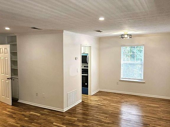 3rd image of 1150 Collier Rd NW APT K12