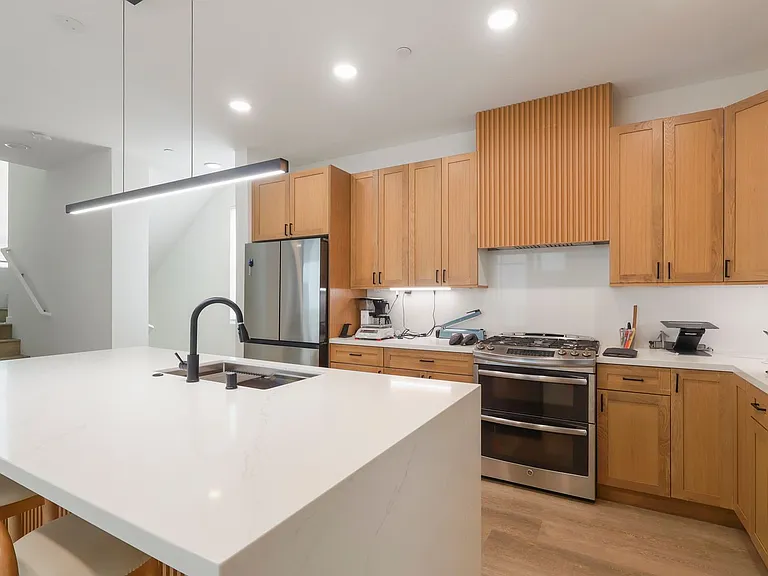 809 Brickyard Ln — Photo 15