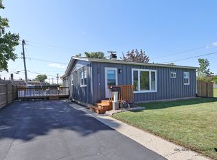 222 W Church St, Wauconda, IL 60084