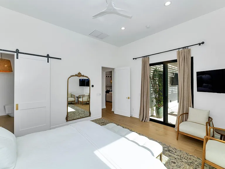 4147 E Clarendon Ave — Photo 15