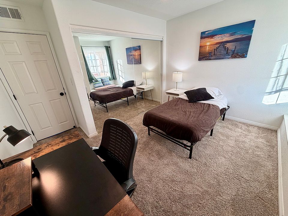 1st image of 3030 Plaza St #3