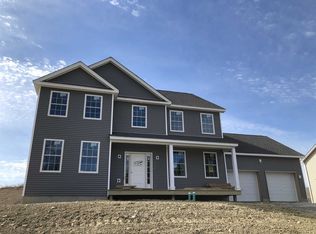 135 Stratford Dr, Poughkeepsie, NY 12603