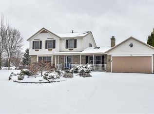 49 Loganberry Ln, Rochester, NY 14612