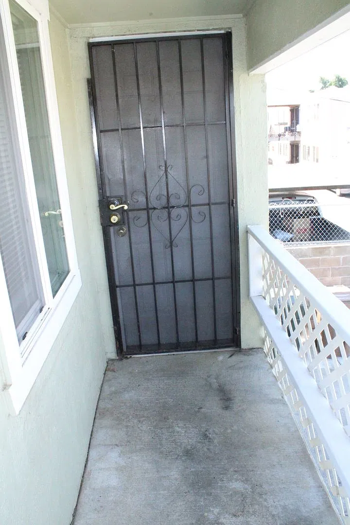*Move In Special-Half Off!* - Upstairs 1 Bedroom, 1 Bathroom Unit In Antioch With Yard And Storag... — Photo 3