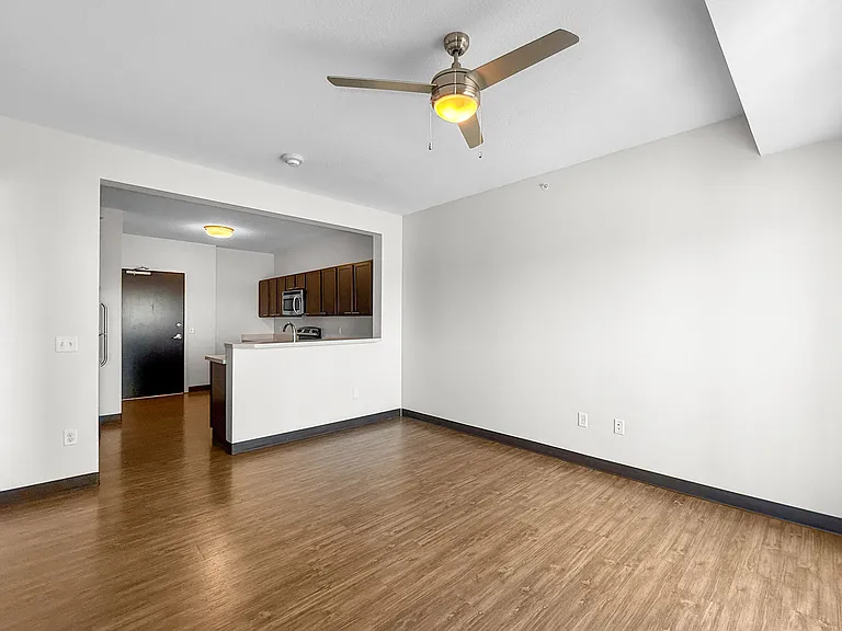 The Franklin Apartments — Photo 24