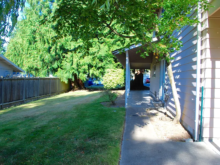 W. Beech St (6130)(m) — Photo 9