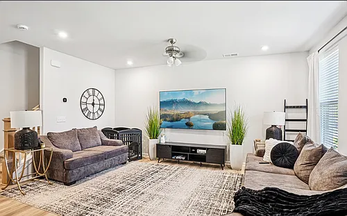 7718 Nelson Rd Photo 1