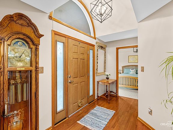 5th image of 1011 Erins Glen Dr