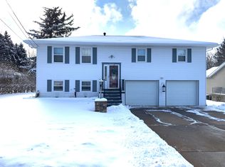 3726 Hampshire Rd, Erie, PA 16506