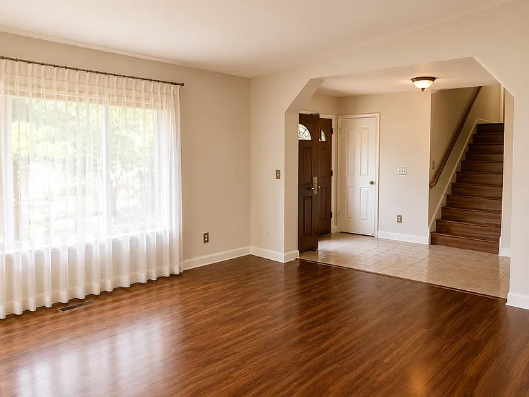 2415 Harvard Cir — Photo 8
