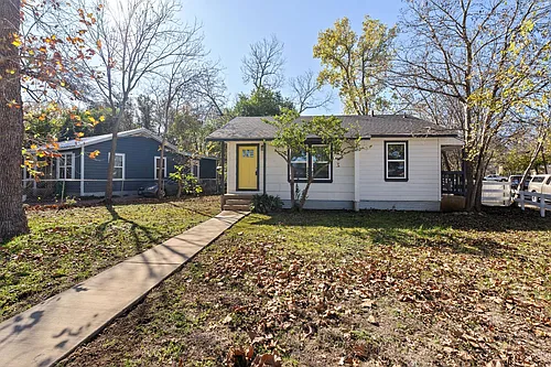 105 Riverside Dr Photo 1