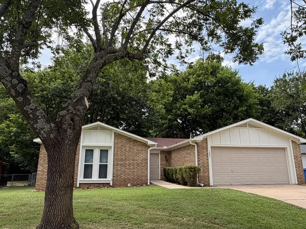 1841 N Seminole Ct, Fayetteville, AR 72701