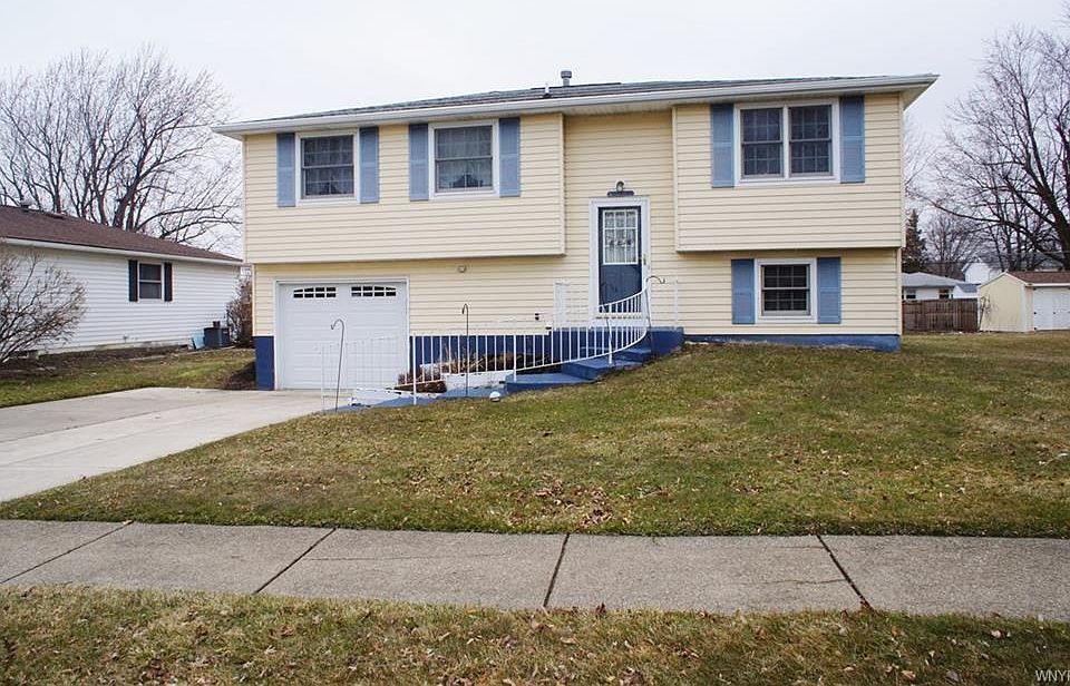 1st image of 3890 Sharondale Dr