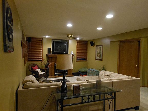 3rd image of 4712 S 165th St