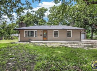 3015 SE Illinois Ave, Topeka, KS 66605