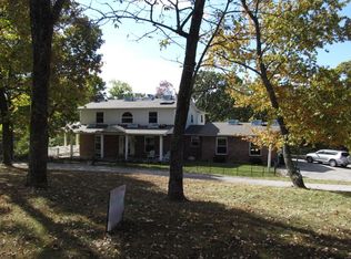 1308 Top Of The Hill Rd, Chesterfield, MO 63005