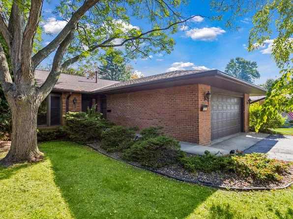 340 Inland Ln N, Plymouth, MN 55447