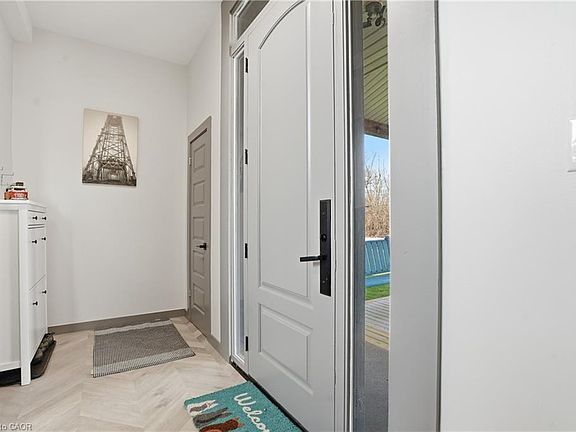 5th image of 1744 Ridgemount Rd