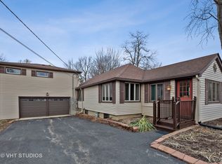 772 Woodland Rd, Palatine, IL 60074