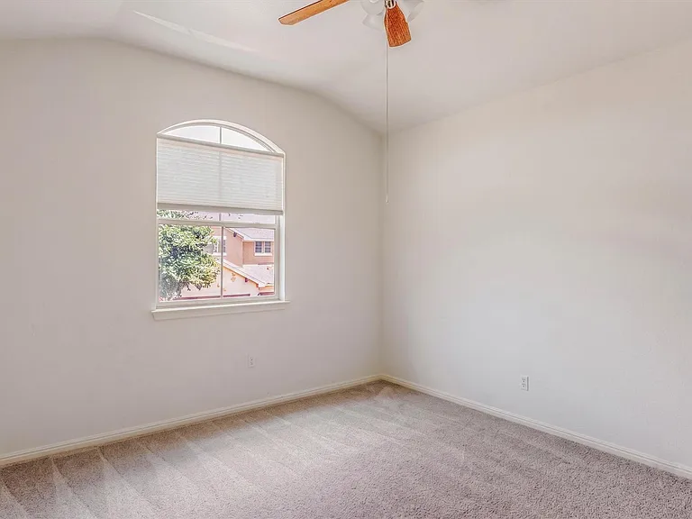 7320 Colina Vista Loop #B — Photo 34