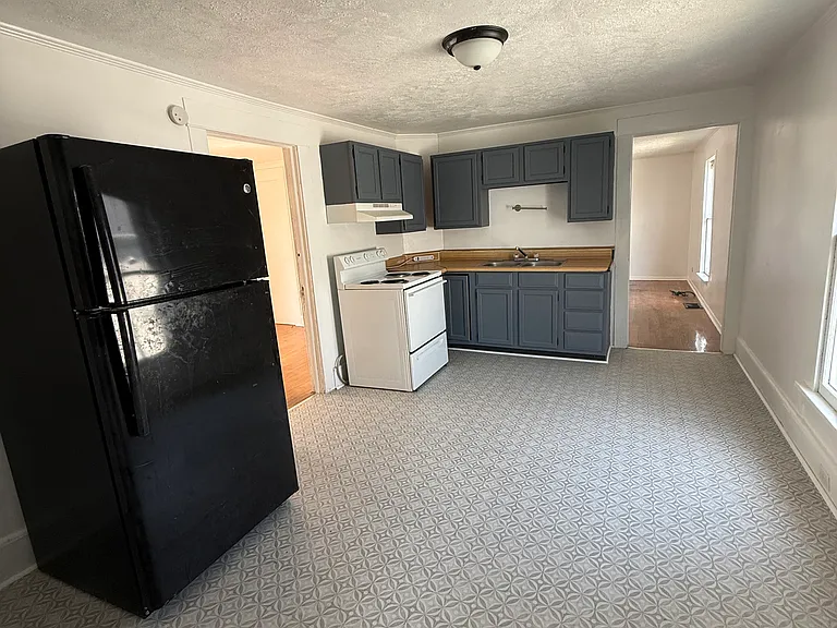614 Calhoun St — Photo 3