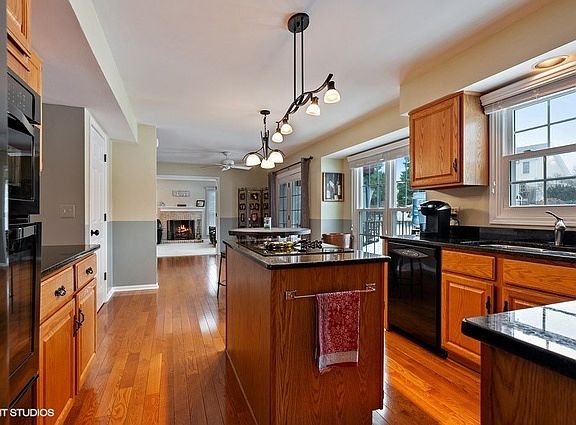 5th image of 17529 W Westwind Dr