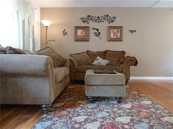 3rd image of 1080 Penhurst Dr