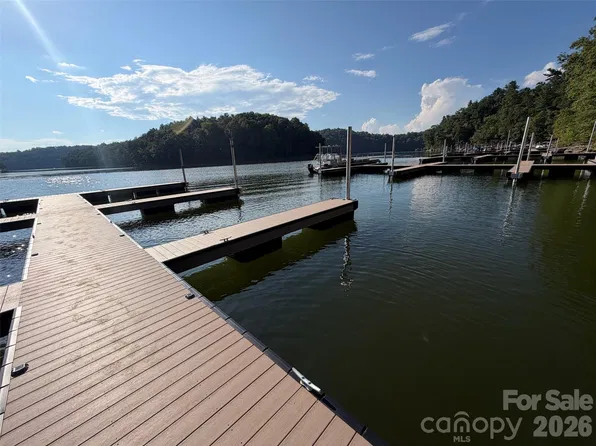 360 Harborside Dr, Nebo, NC 28761