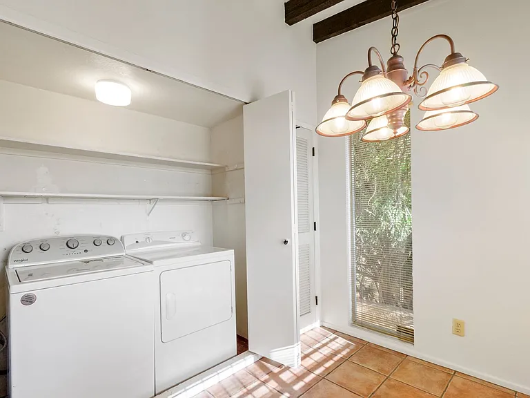 524 N Dodge Blvd — Photo 11