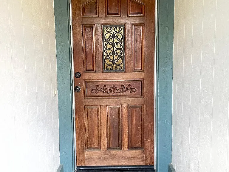 Thornwood Dr — Photo 12