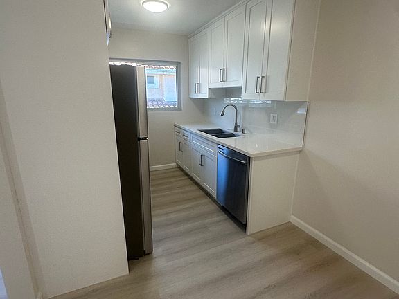 2nd image of 1228 Mariposa St APT 4