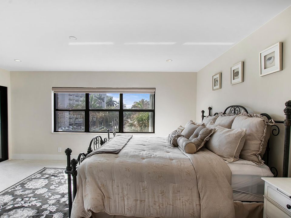 1st image of 330 SE 20th Avenue #309