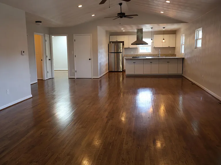 2033 E Main St — Photo 1