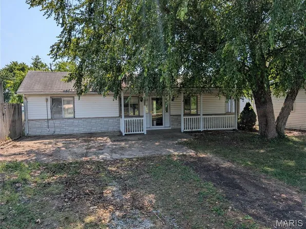 4028 Lake Dr, Granite City, IL 62040
