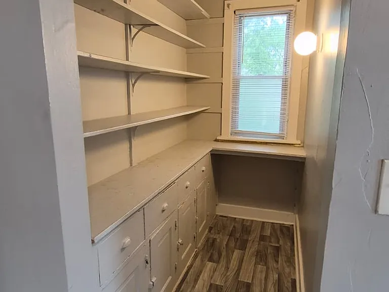 3834 N Port Washington Rd — Photo 8