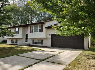 1260 S Delaware St, Hobart, IN 46342